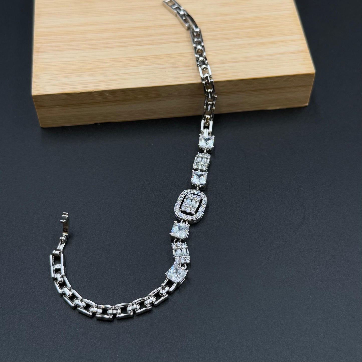 Baget taşlı Xuping Bileklik 352